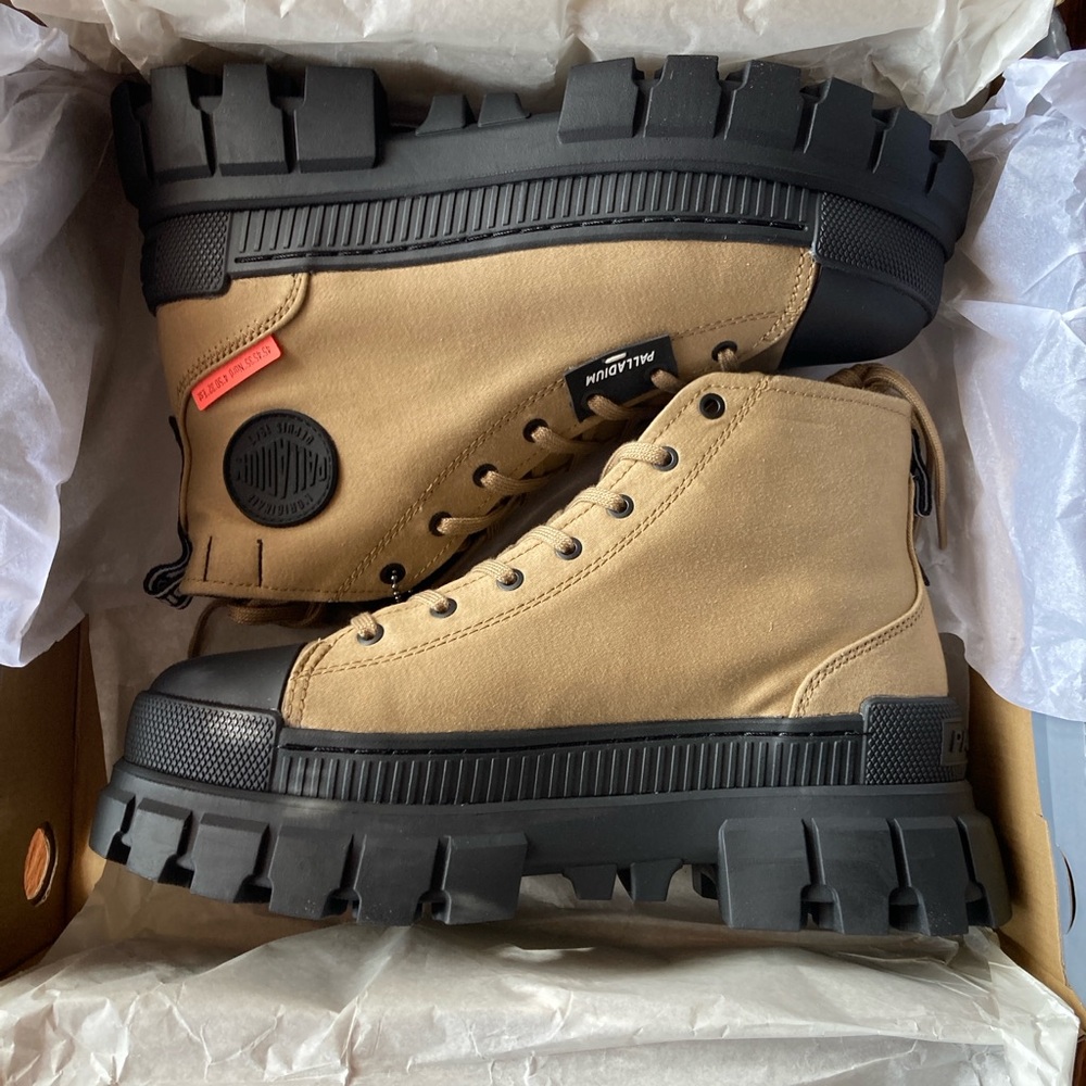 Palladium Revolt HI TX women’s Tan & Black boots - Picture 2 of 8